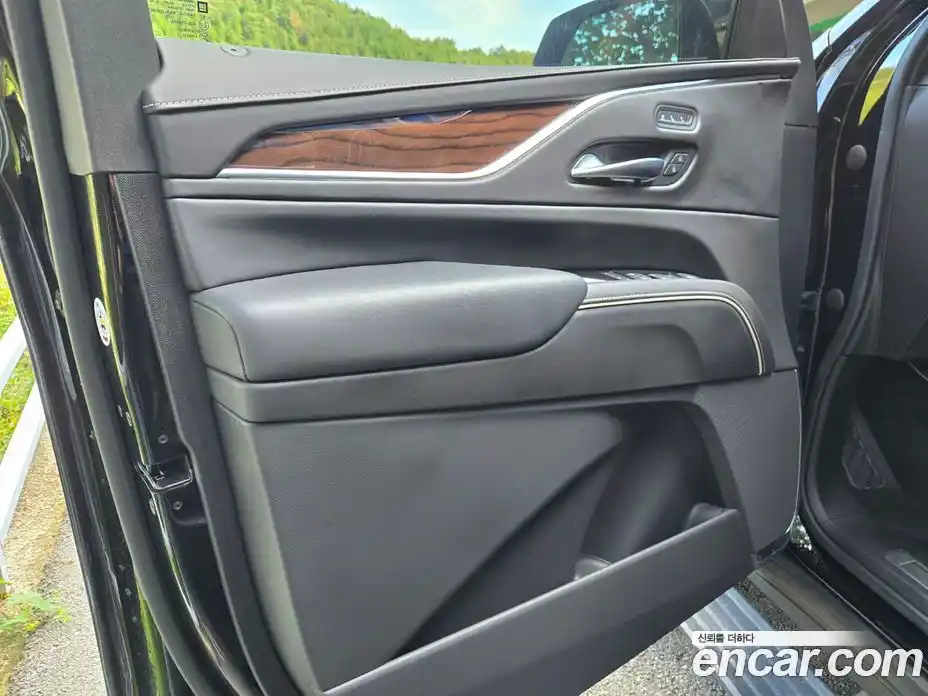 Cadillac Escalade 2023 6.2 Автомат в Москве № 256510, фото 10