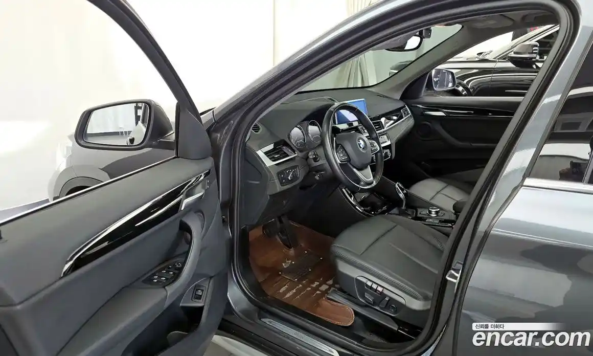 BMW X1 2022 2.0 Автомат в Москве № 281532, фото 1