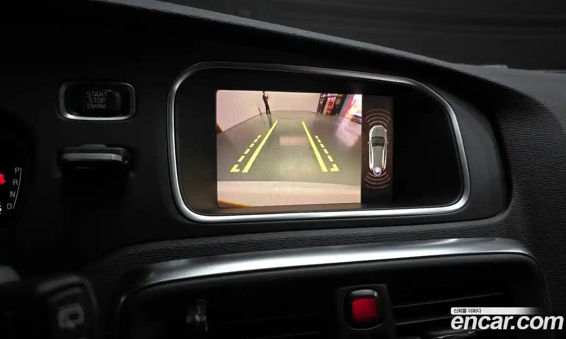 Volvo V40 2019 2.0 Автомат в Москве № 293747, фото 15