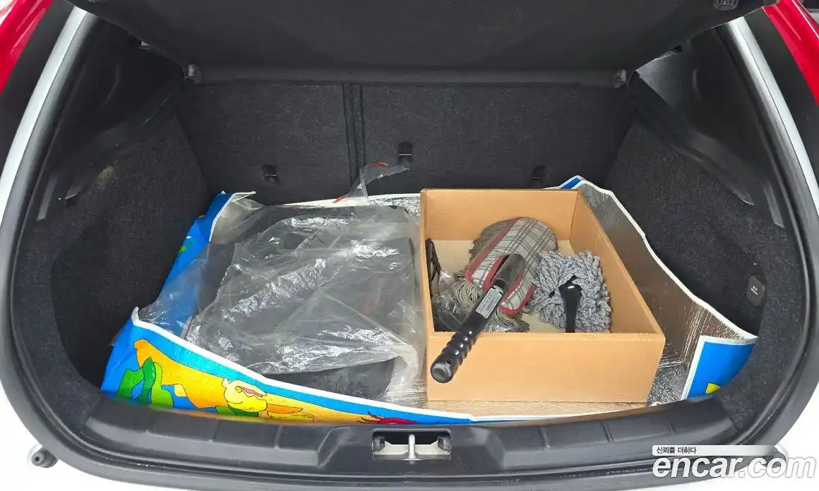 Volvo V40 2019 2.0 Автомат в Москве № 293747, фото 19