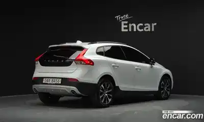 Volvo V40 2019 2.0 Автомат в Москве № 293747, миниатюра 2