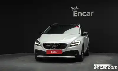 Volvo V40 2019 2.0 Автомат в Москве № 293747, миниатюра 3