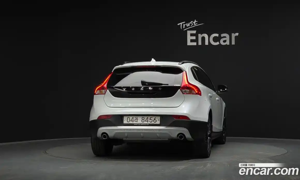 Volvo V40 2019 2.0 Автомат в Москве № 293747, фото 4