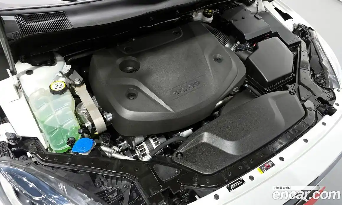 Volvo V40 2019 2.0 Автомат в Москве № 293747, фото 6