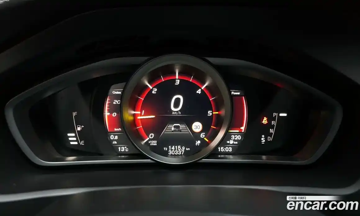 Volvo V40 2019 2.0 Автомат в Москве № 293747, фото 8