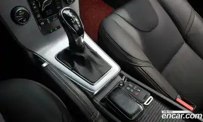 Volvo V40 2019 2.0 Автомат в Москве № 293747, миниатюра 9