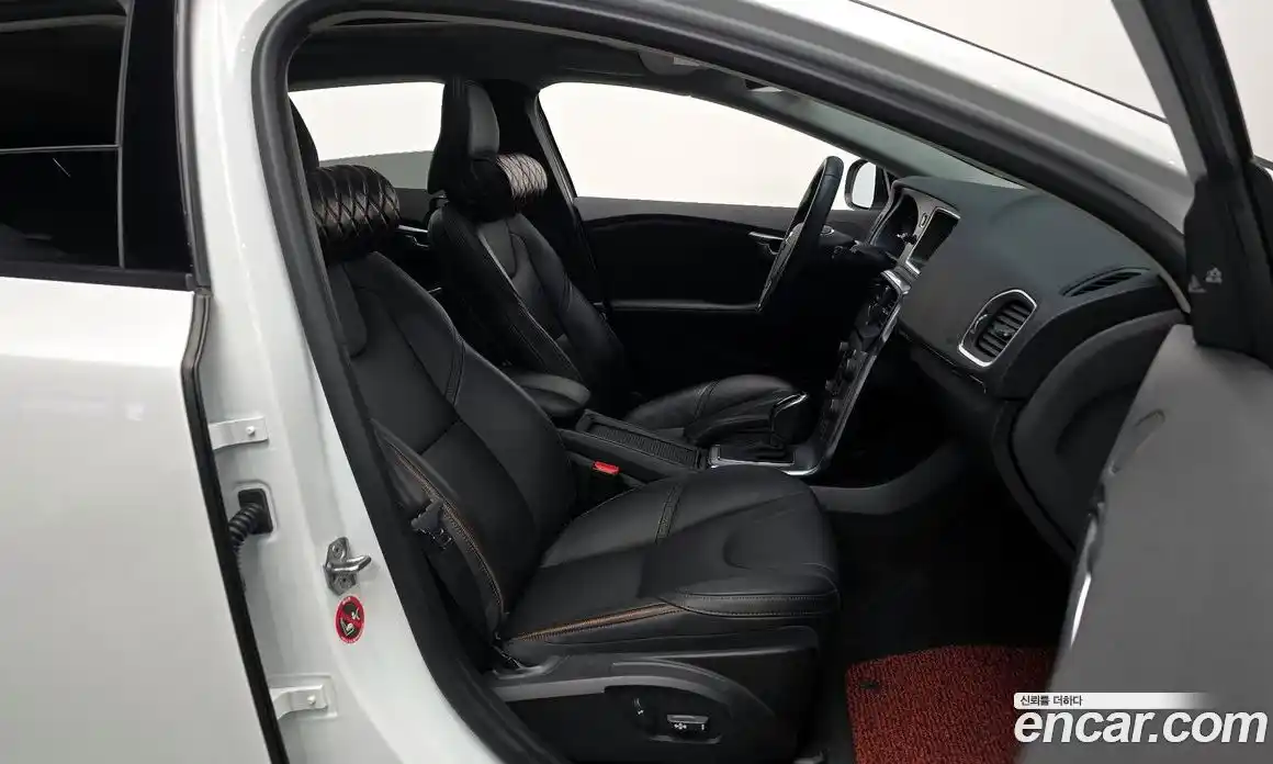 Volvo V40 2019 2.0 Автомат в Москве № 293747, фото 10