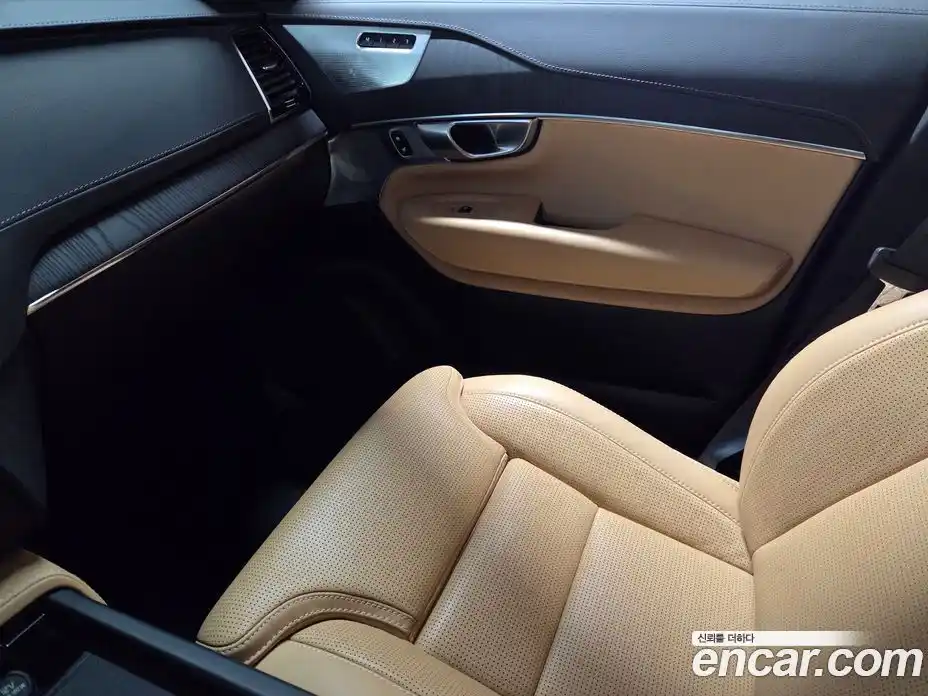 Volvo XC90 2024 2.0 Автомат в Москве № 293908, фото 12