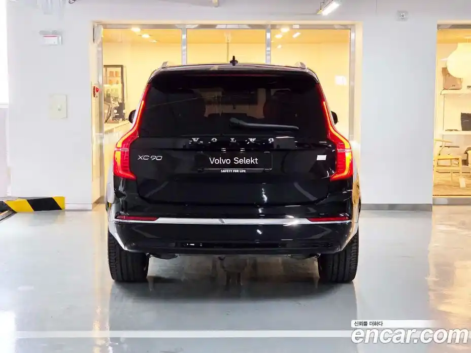 Volvo XC90 2024 2.0 Автомат в Москве № 293908, фото 4