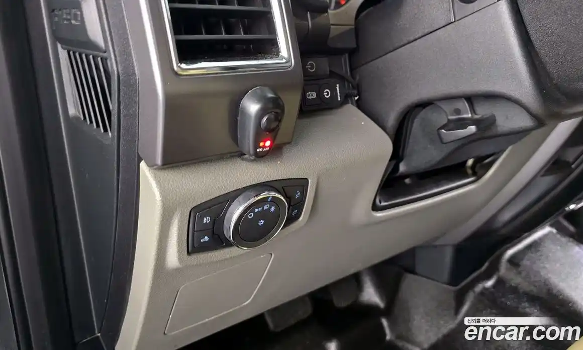 Ford F150 2015 5.0 Автомат в Москве № 303711, фото 14