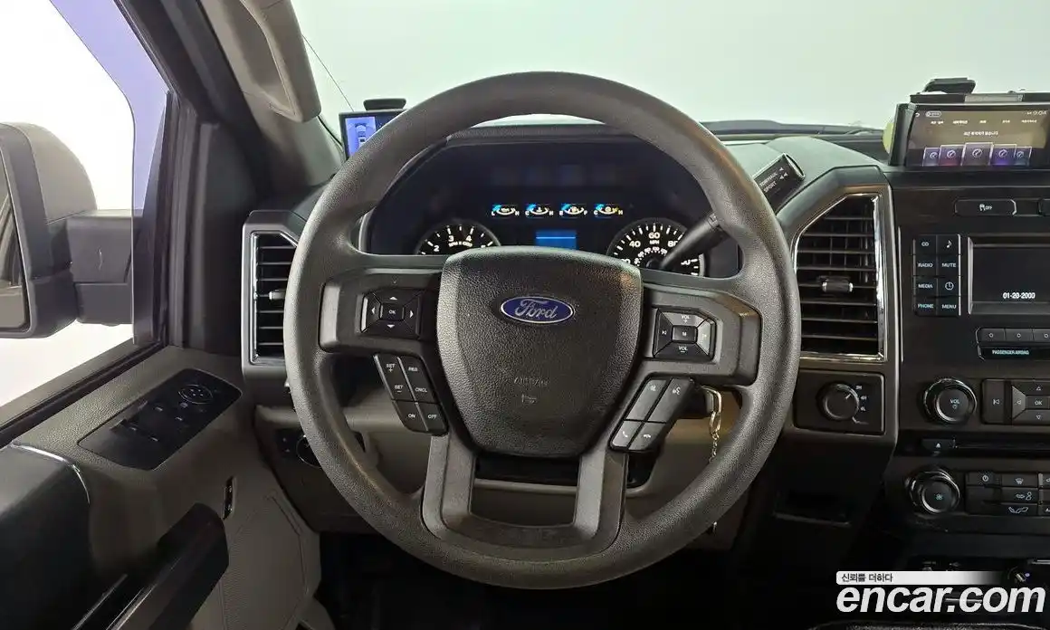 Ford F150 2015 5.0 Автомат в Москве № 303711, фото 3