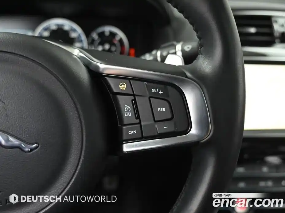 Jaguar XE 2019 2.0 Автомат в Москве № 305149, фото 17