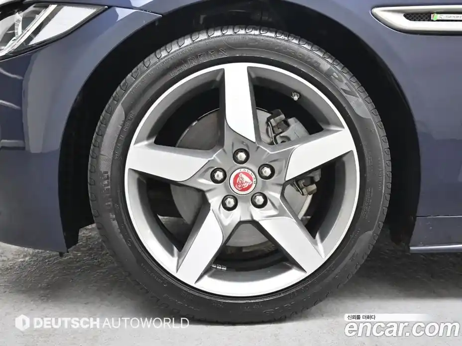 Jaguar XE 2019 2.0 Автомат в Москве № 305149, фото 5