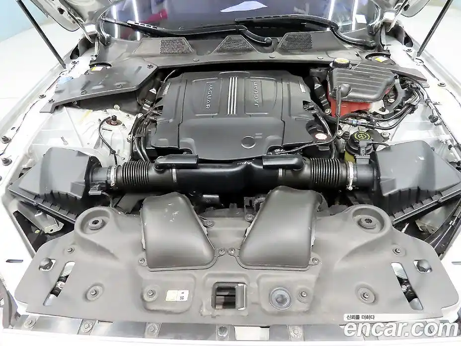 Jaguar XJ 2015 3.0 Автомат в Москве № 305186, фото 19