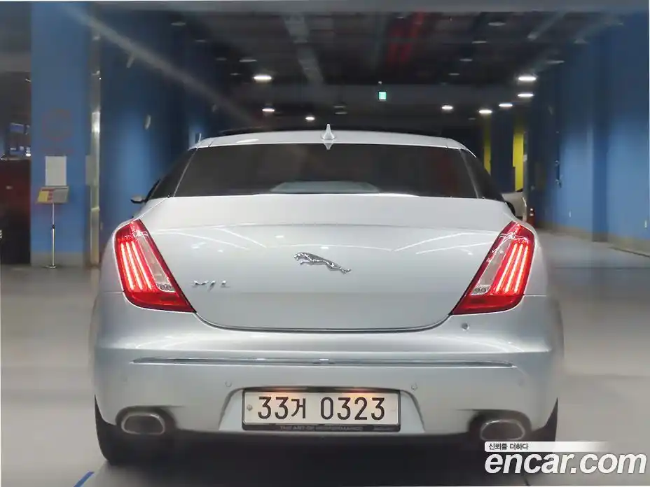 Jaguar XJ 2015 3.0 Автомат в Москве № 305186, фото 3