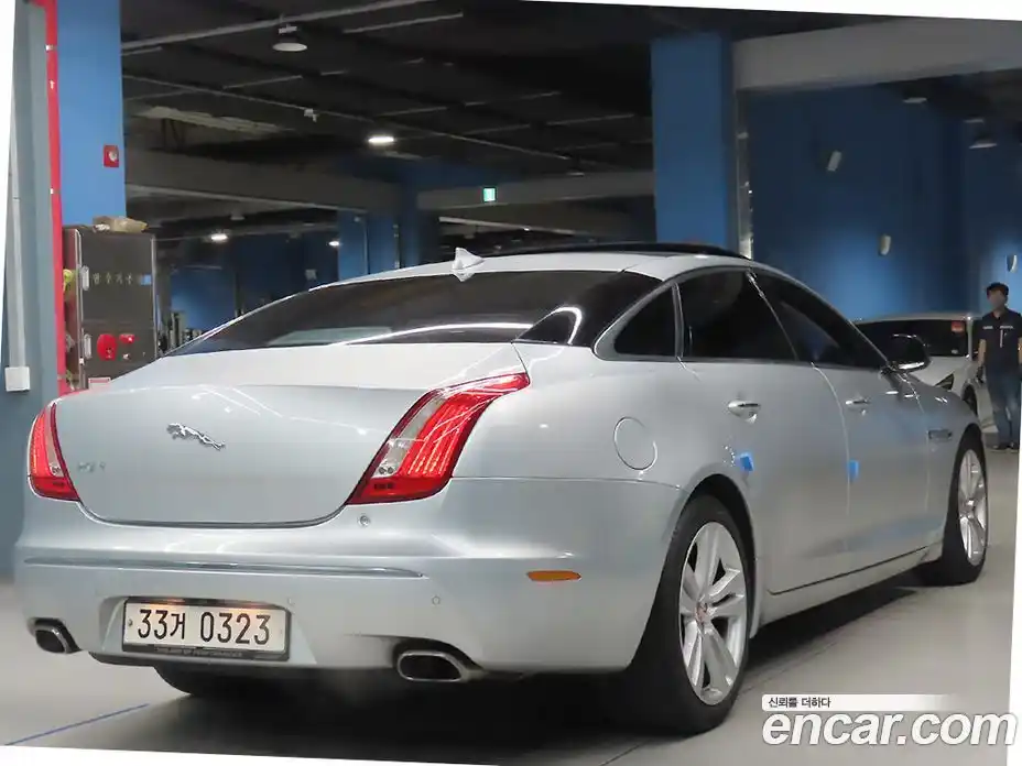 Jaguar XJ 2015 3.0 Автомат в Москве № 305186, фото 4