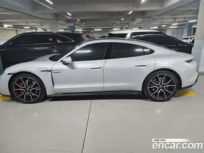 Porsche Taycan 2024 Автомат в Москве № 312781, миниатюра 3