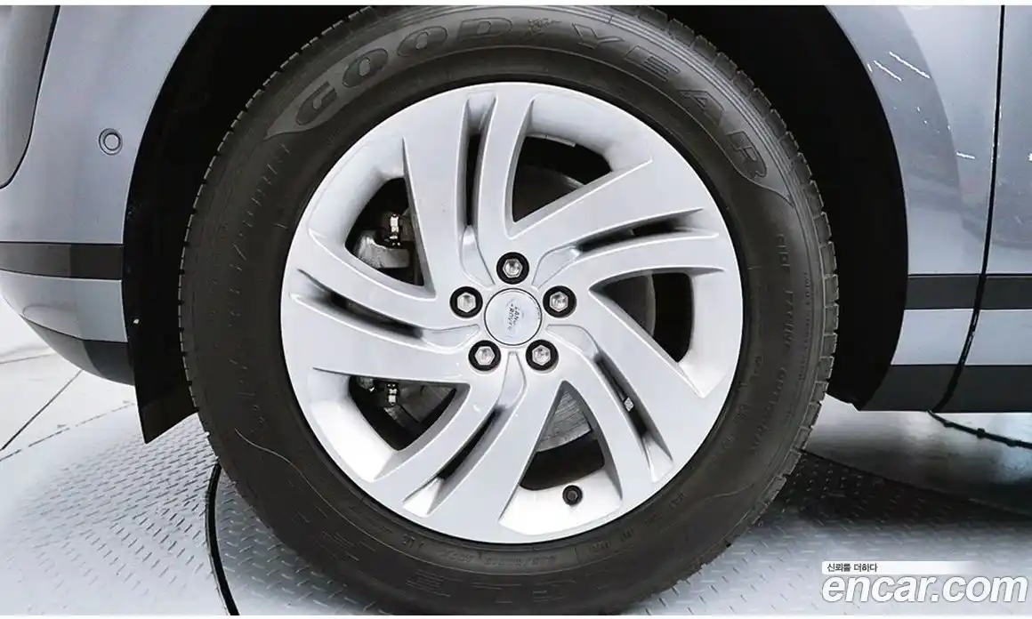 Land Rover Range-Rover Evoque 2024 2.0 Автомат в Москве № 316341, фото 5