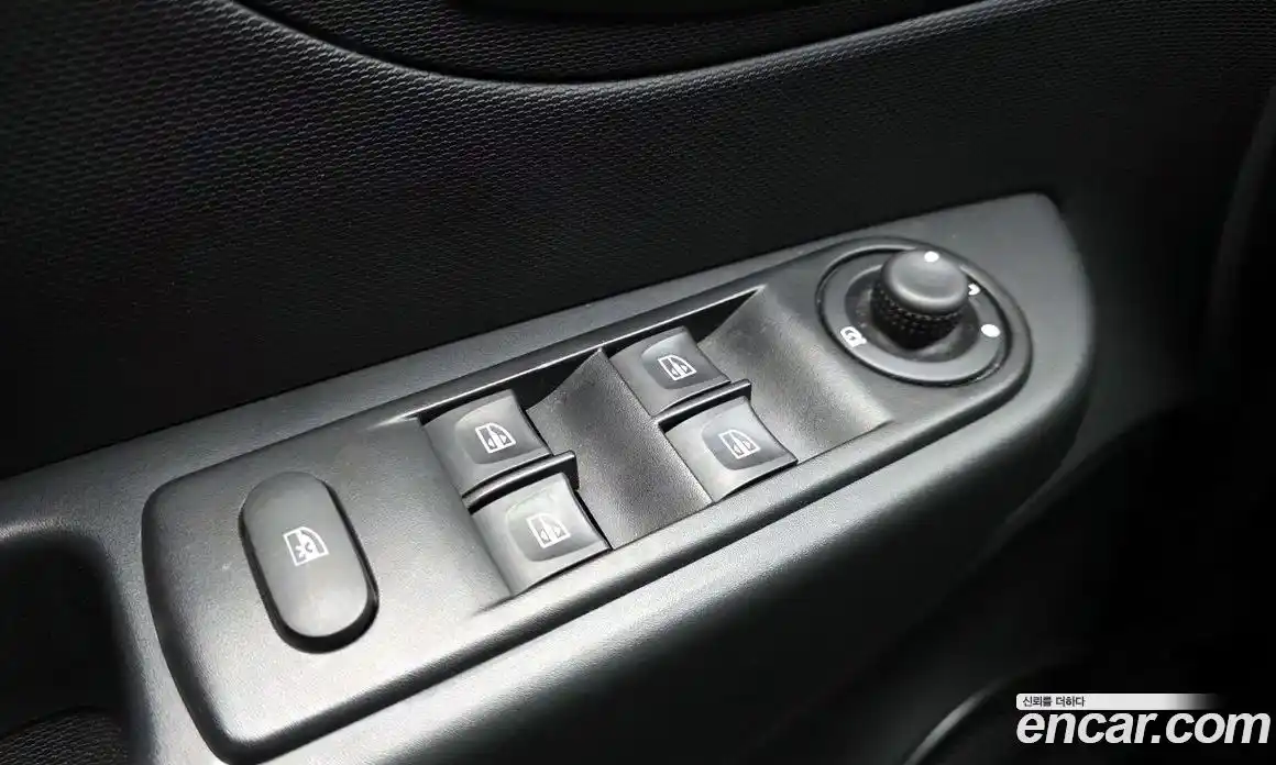 Renault QM3 2014 1.5 Автомат в Москве № 328339, фото 11