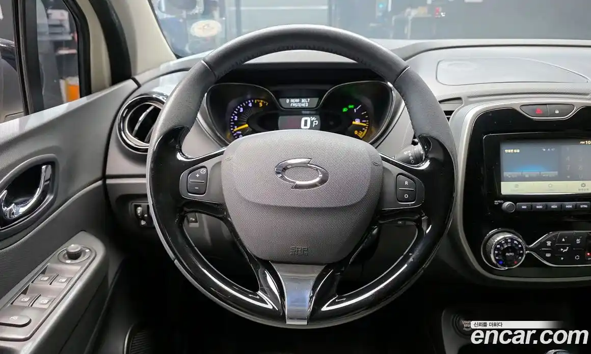 Renault QM3 2014 1.5 Автомат в Москве № 328339, фото 16