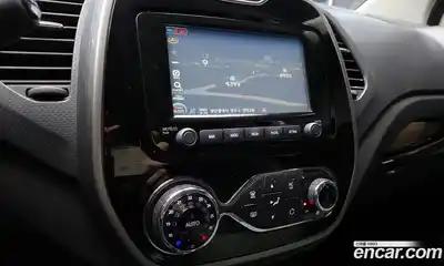 Renault QM3 2014 1.5 Автомат в Москве № 328339, миниатюра 3