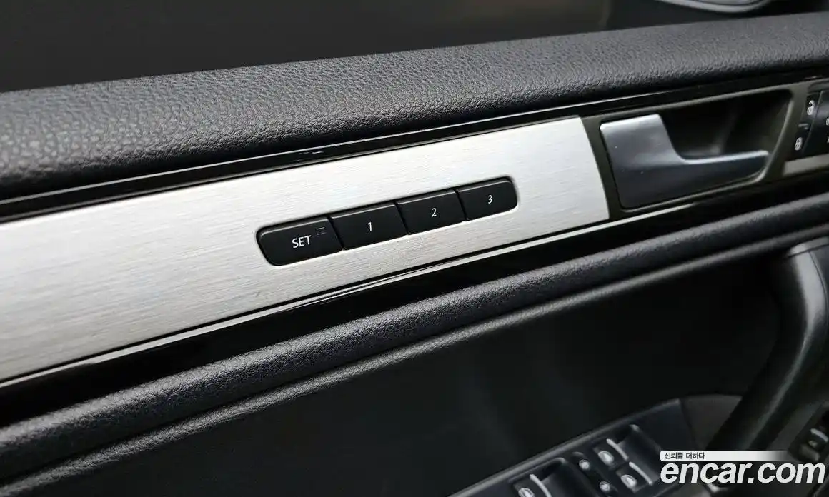 Volkswagen Touareg 2012 3.0 Автомат в Москве № 329880, фото 12