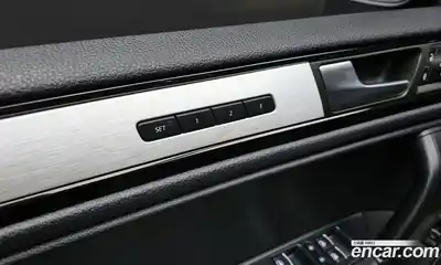 Volkswagen Touareg 2012 3.0 Автомат в Москве № 329880, миниатюра 12