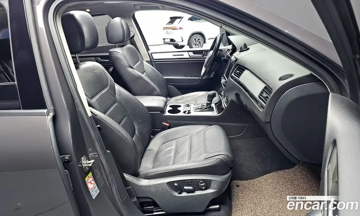 Volkswagen Touareg 2012 3.0 Автомат в Москве № 329880, фото 3