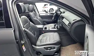 Volkswagen Touareg 2012 3.0 Автомат в Москве № 329880, миниатюра 3