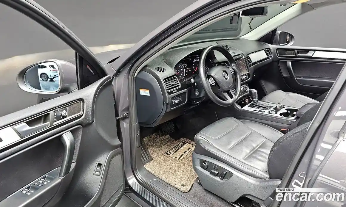 Volkswagen Touareg 2012 3.0 Автомат в Москве № 329880, фото 6