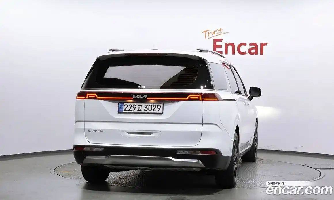 Kia Canival 2023 2.2 Автомат в Москве № 337529, фото 20