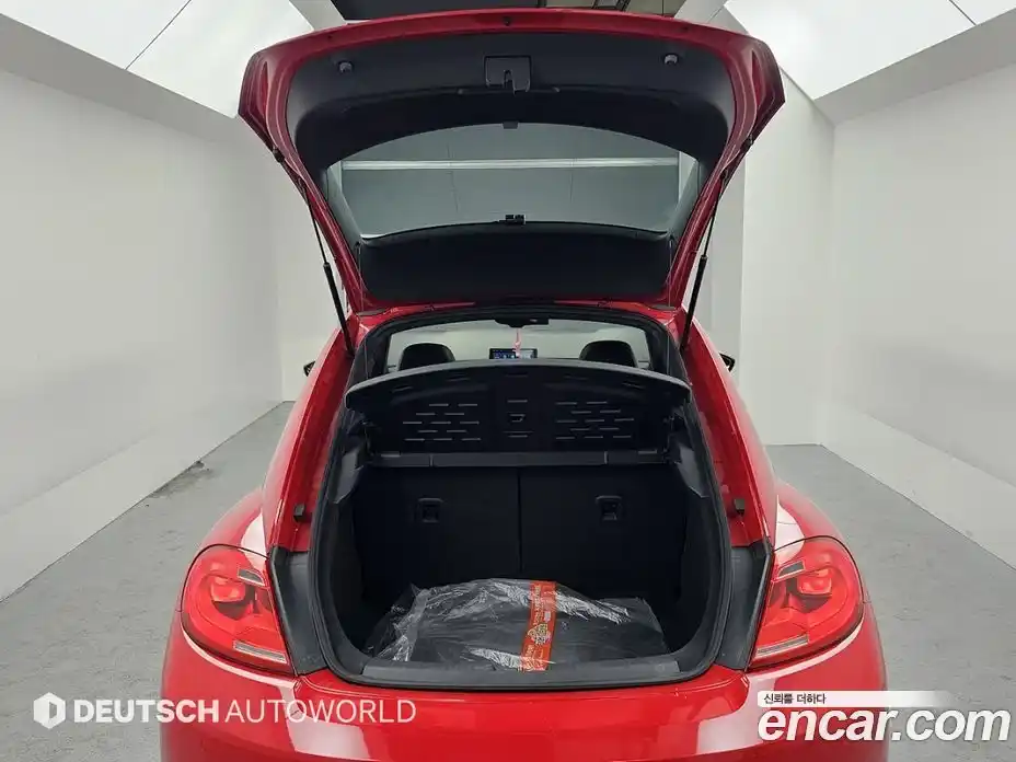 Volkswagen Beatle 2014 2.0 Автомат в Москве № 359162, фото 19