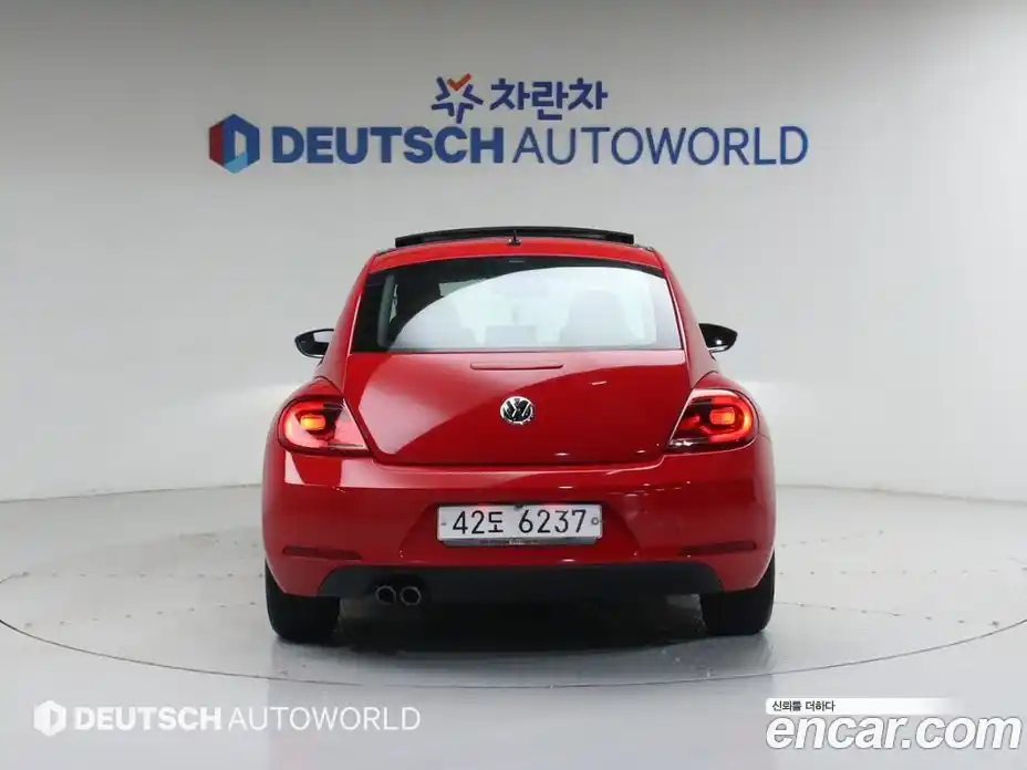 Volkswagen Beatle 2014 2.0 Автомат в Москве № 359162, фото 4