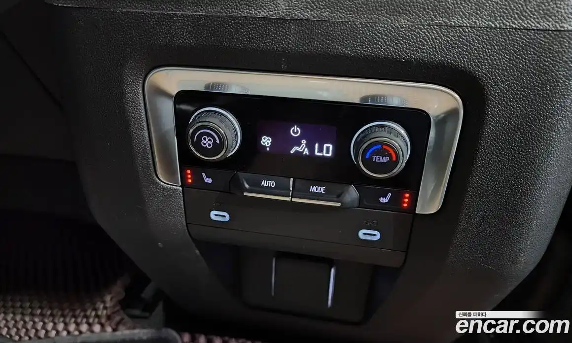 Chevrolet Surburban 2021 5.3 Автомат в Москве № 363502, фото 19