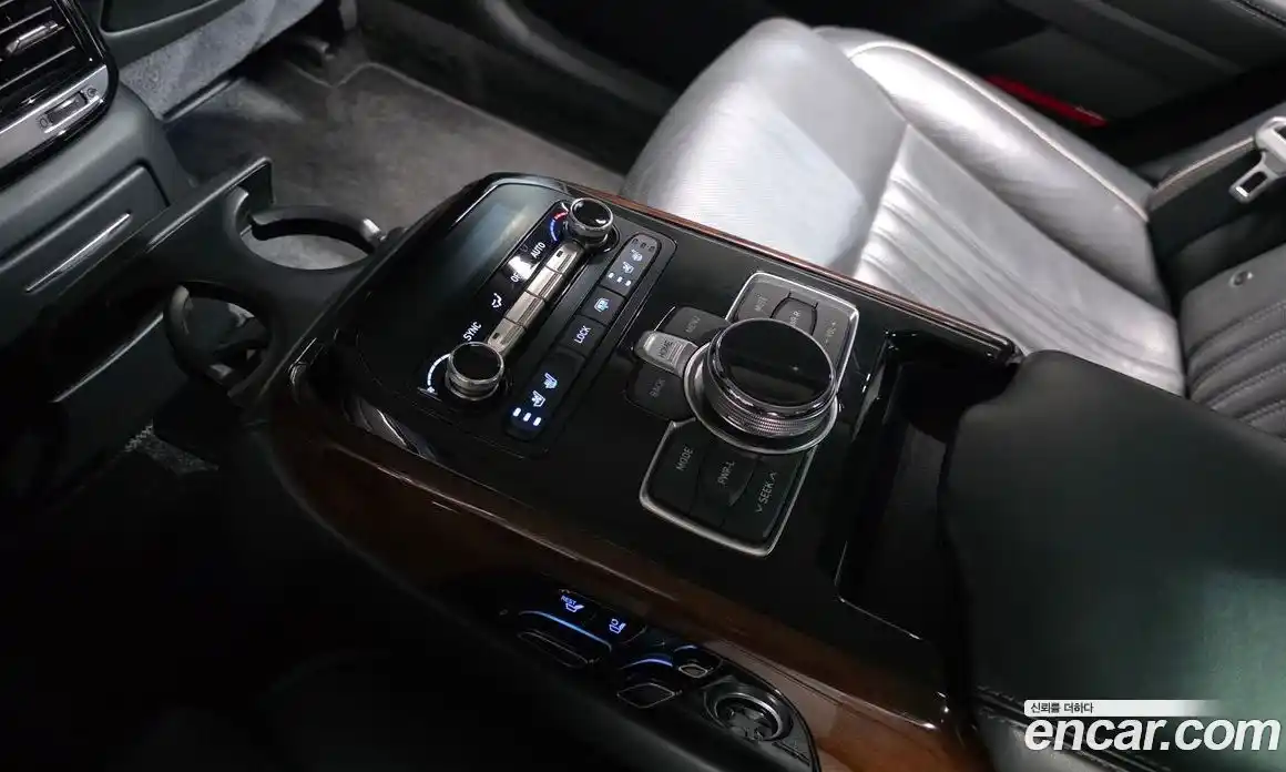 Genesis EQ900 2016 5.0 Автомат в Москве № 365664, фото 18