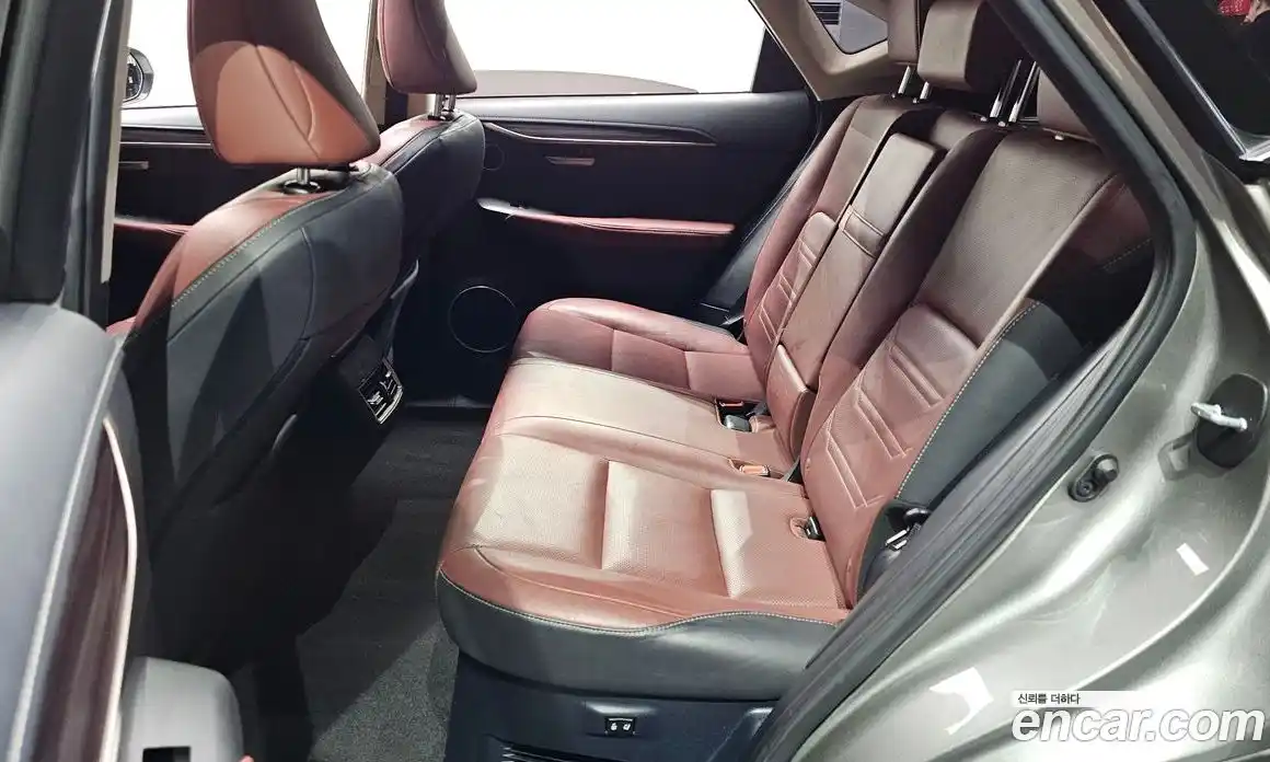 Lexus NX 2015 2.5 Автомат в Москве № 398485, фото 12