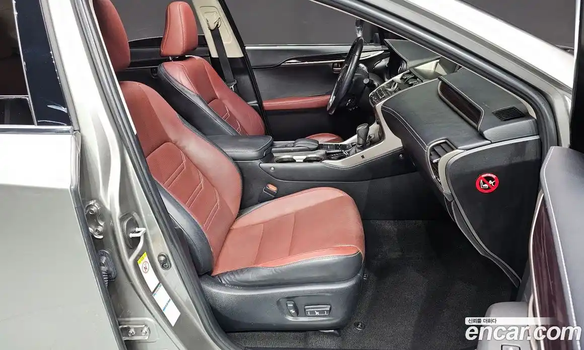 Lexus NX 2015 2.5 Автомат в Москве № 398485, фото 10