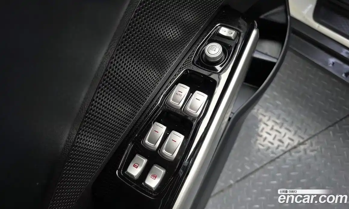 SsangYong TIBOLI 2016 1.6 Автомат в Москве № 409934, фото 17