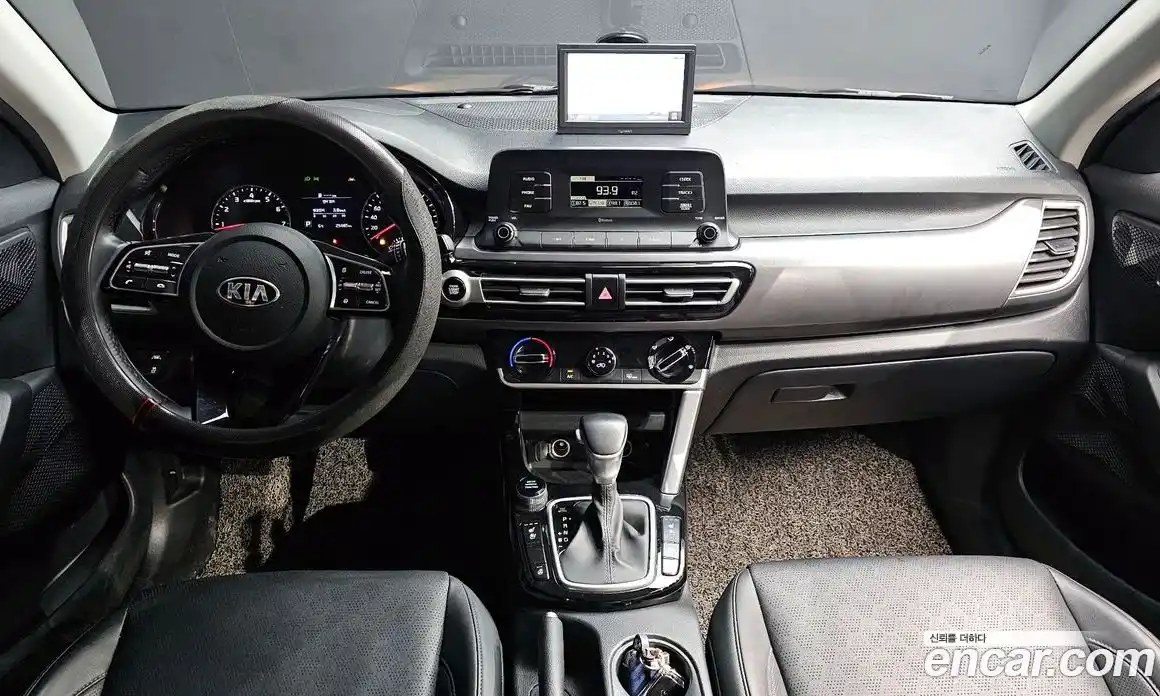 Kia Seltos 2022 1.6 Автомат в Москве № 460686, фото 7