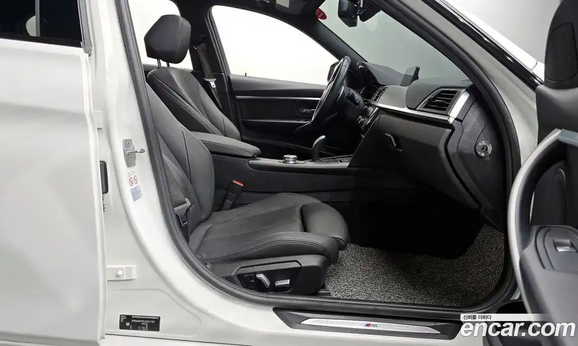 BMW 3-Series 2018 2.0 Автомат в Москве № 464225, фото 11