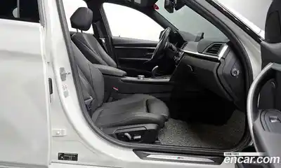 BMW 3-Series 2018 2.0 Автомат в Москве № 464225, миниатюра 11