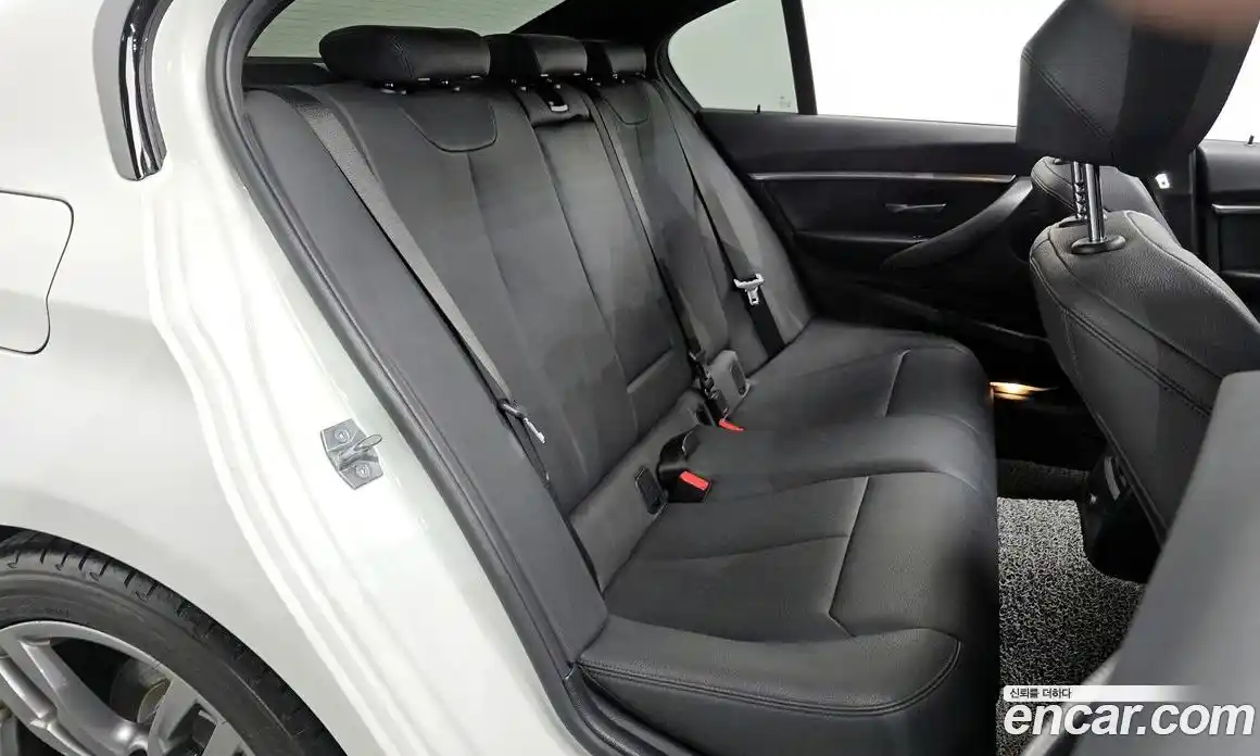 BMW 3-Series 2018 2.0 Автомат в Москве № 464225, фото 12