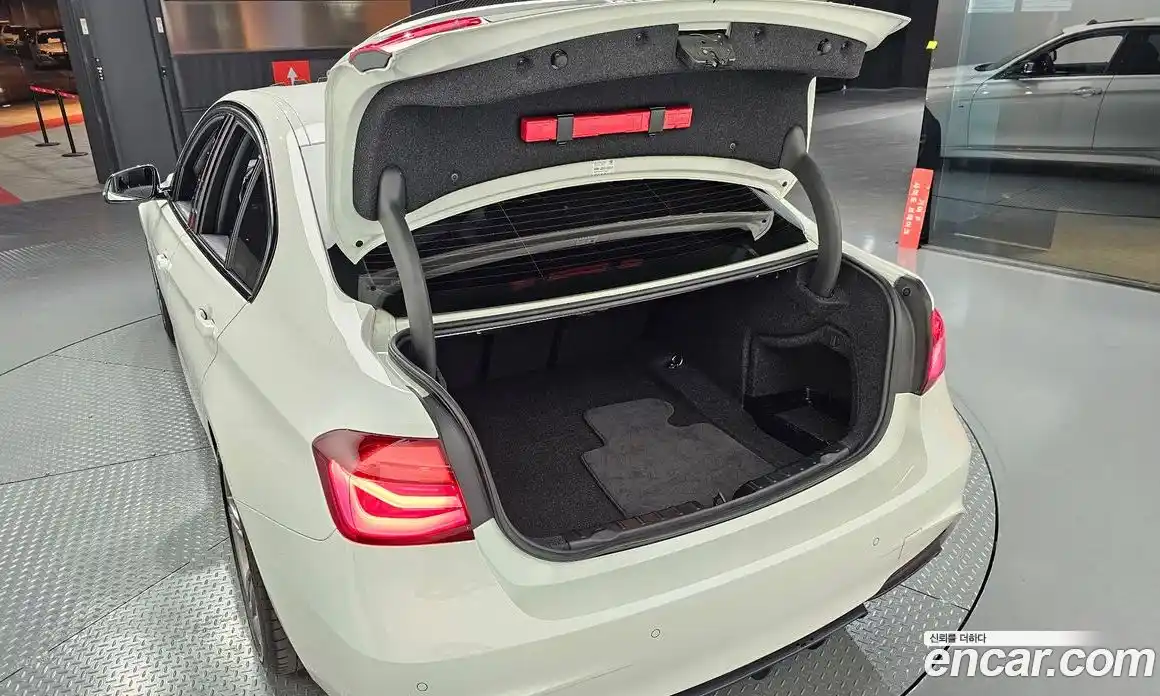 BMW 3-Series 2018 2.0 Автомат в Москве № 464225, фото 20