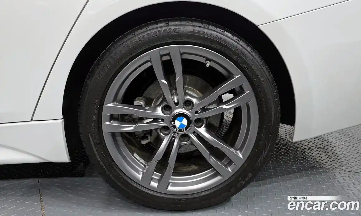 BMW 3-Series 2018 2.0 Автомат в Москве № 464225, фото 5