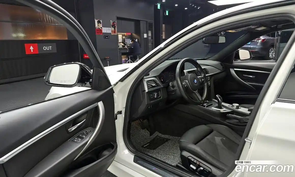 BMW 3-Series 2018 2.0 Автомат в Москве № 464225, фото 10