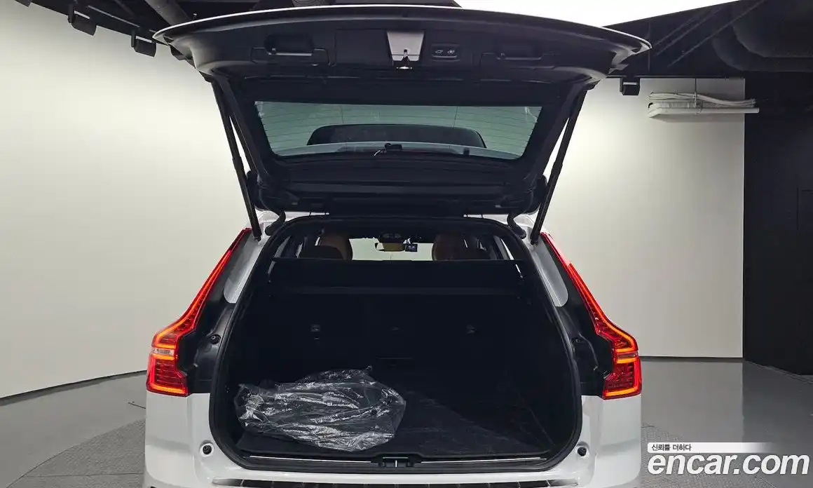 Volvo XC60 2024 2.0 Автомат в Москве № 469850, фото 20