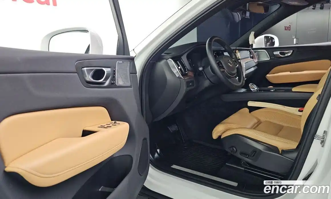 Volvo XC60 2024 2.0 Автомат в Москве № 469850, фото 10