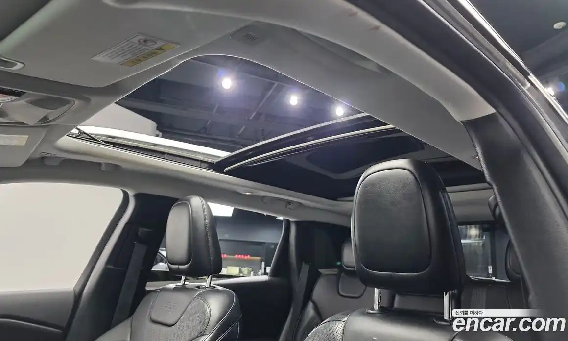 Jeep Cherokee 2019 2.4 Автомат в Москве № 472687, фото 19