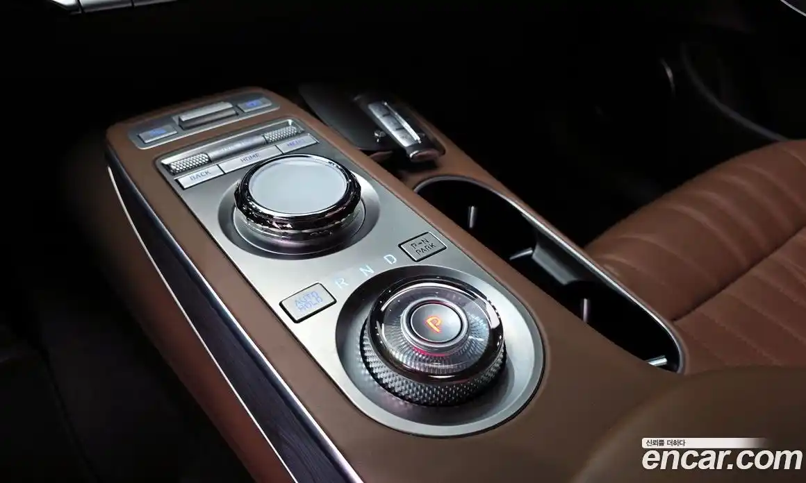 Genesis GV70 2023 2.5 Автомат в Москве № 84141, фото 13