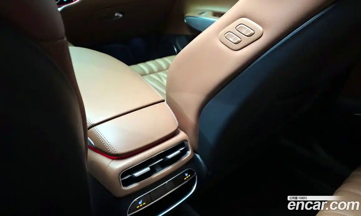 Genesis GV70 2023 2.5 Автомат в Москве № 84141, фото 7